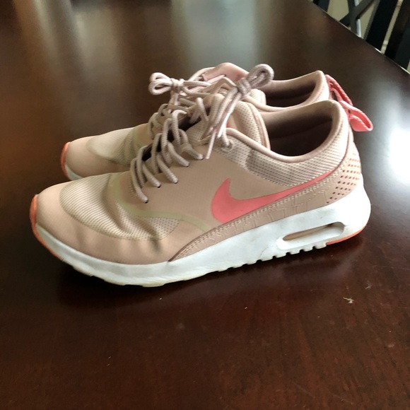 PINK NIKES! - Picture 4 of 6
